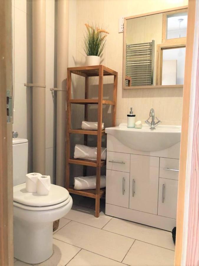 Studio Flat Without Kitchen At Kentish Town London Exterior photo